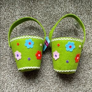 Cottondale Green Felt Baskets with Colorful Flowers
